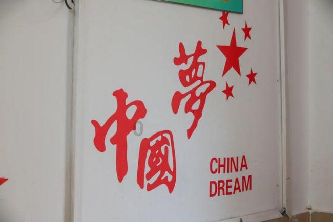 逃离沙漠小镇